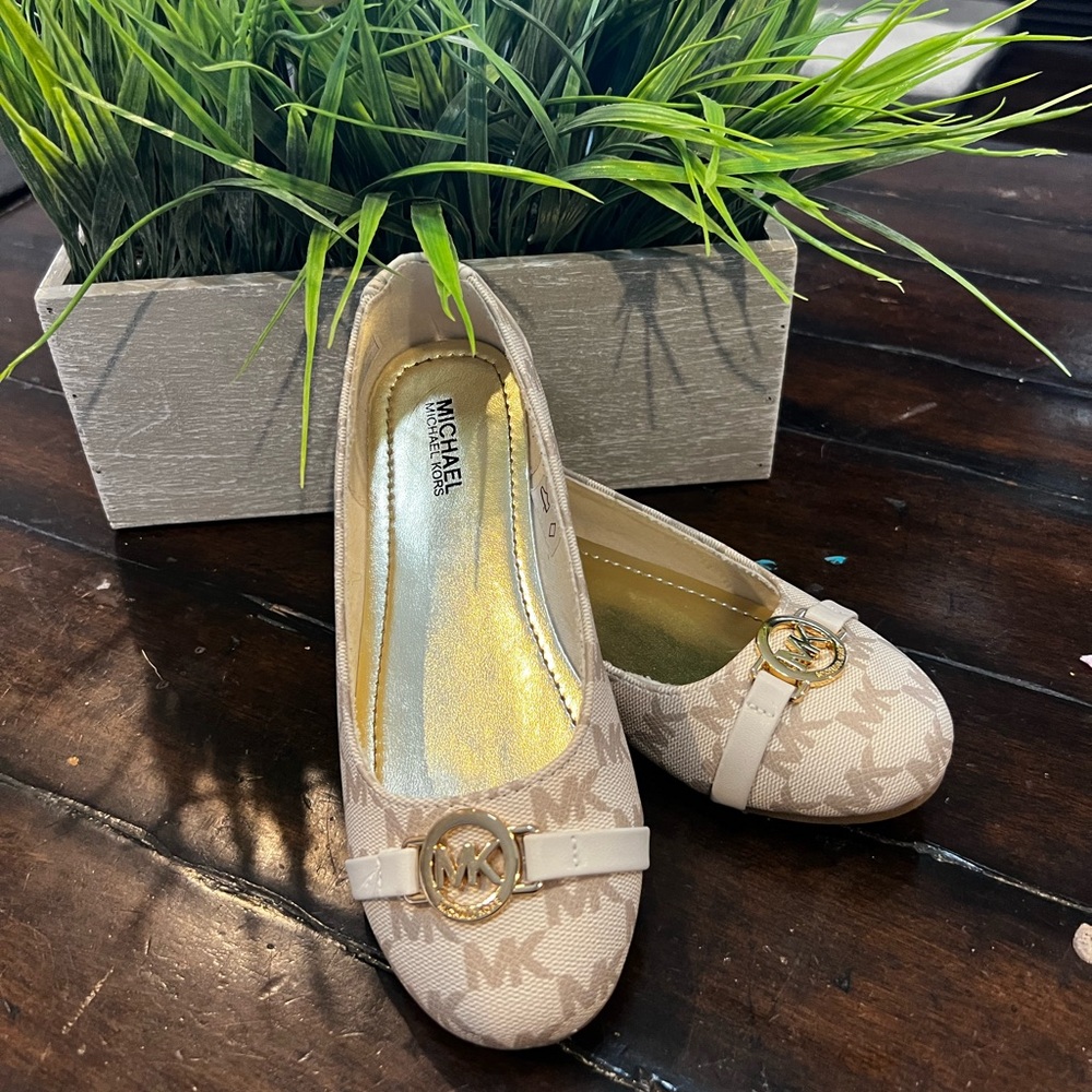 Michael Kors Beige Ballet Flats